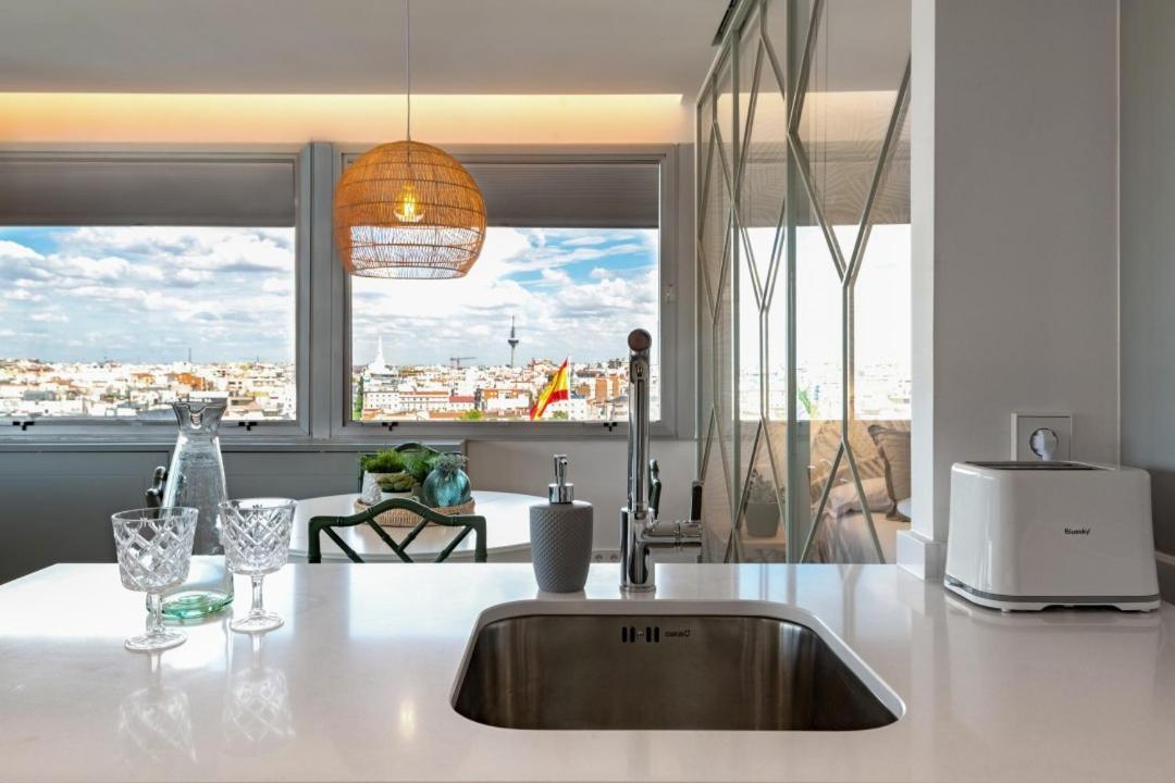 2 Bedrooms 1 Bathroom Furnished - Justicia - Incredible Views - Mintystay Madrid Eksteriør bilde